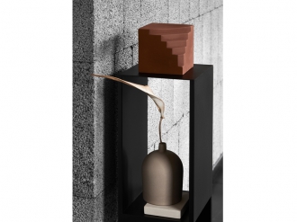 ステアスカルプチャー レッド