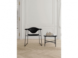 マスキュロ ダイニングチェア スレッジベース