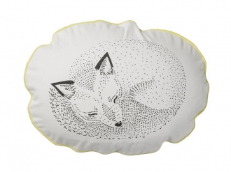 スリーピング フォックス キッズクッション1